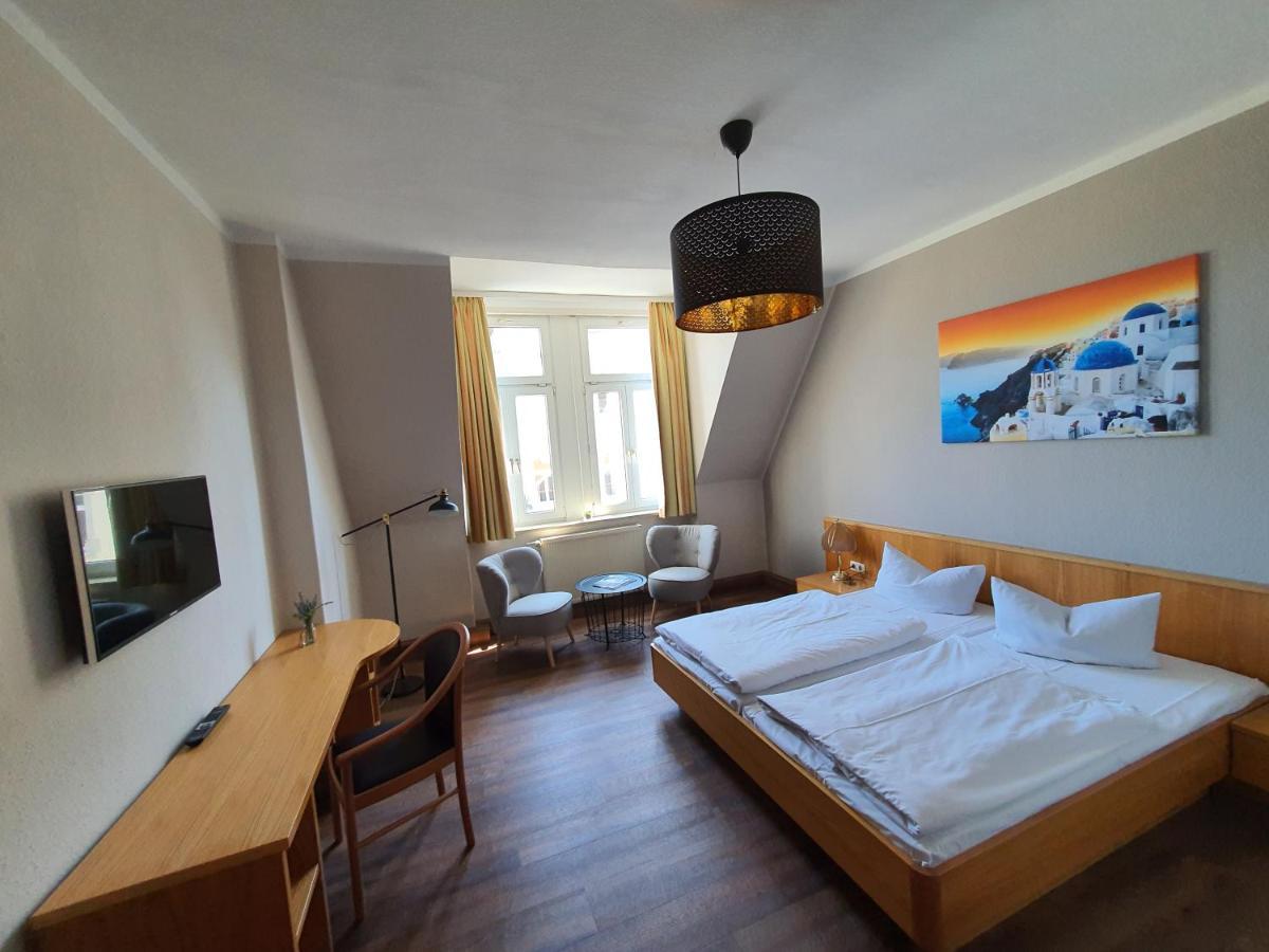 Hotel Friedensbruecke ไกรซ์ ภายนอก รูปภาพ